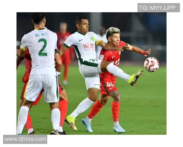 足球停球技术出色的球星盘点及其技巧解析